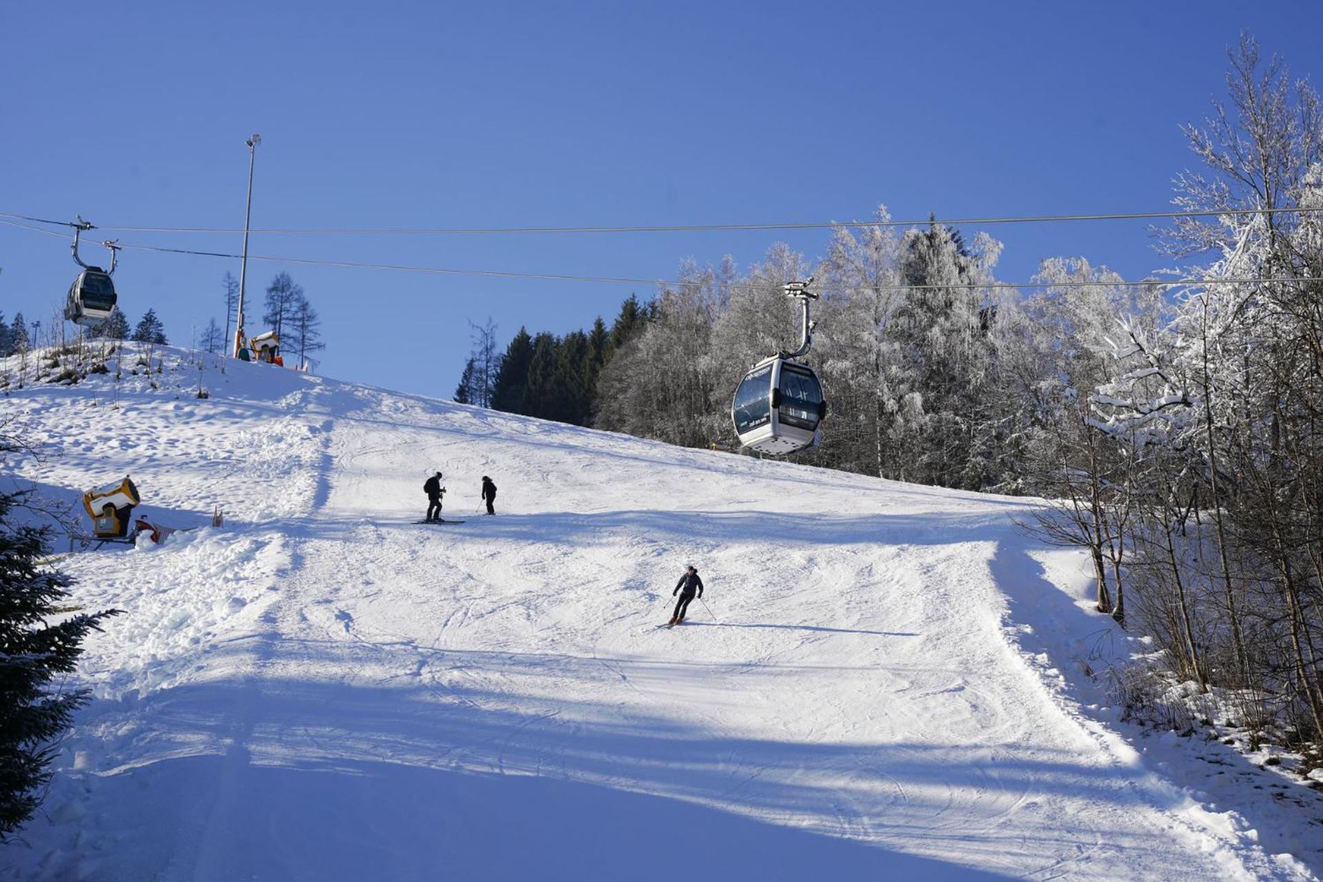 Schlafgut Kuessler - 70M Vom City Express Zell am See Buitenkant foto